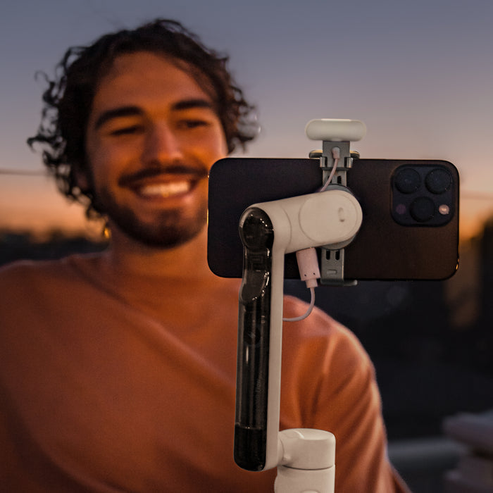 INSTA360 FLOW WITH AI TRACKING GIMBAL STABILIZER